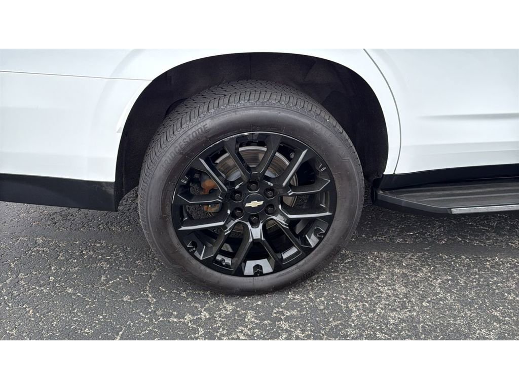 Used 2023 Chevrolet Tahoe Premier w/ Premium Package AWD/4WD image 14