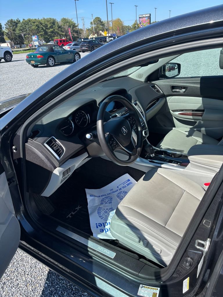 Used 2016 Acura TLX image 9