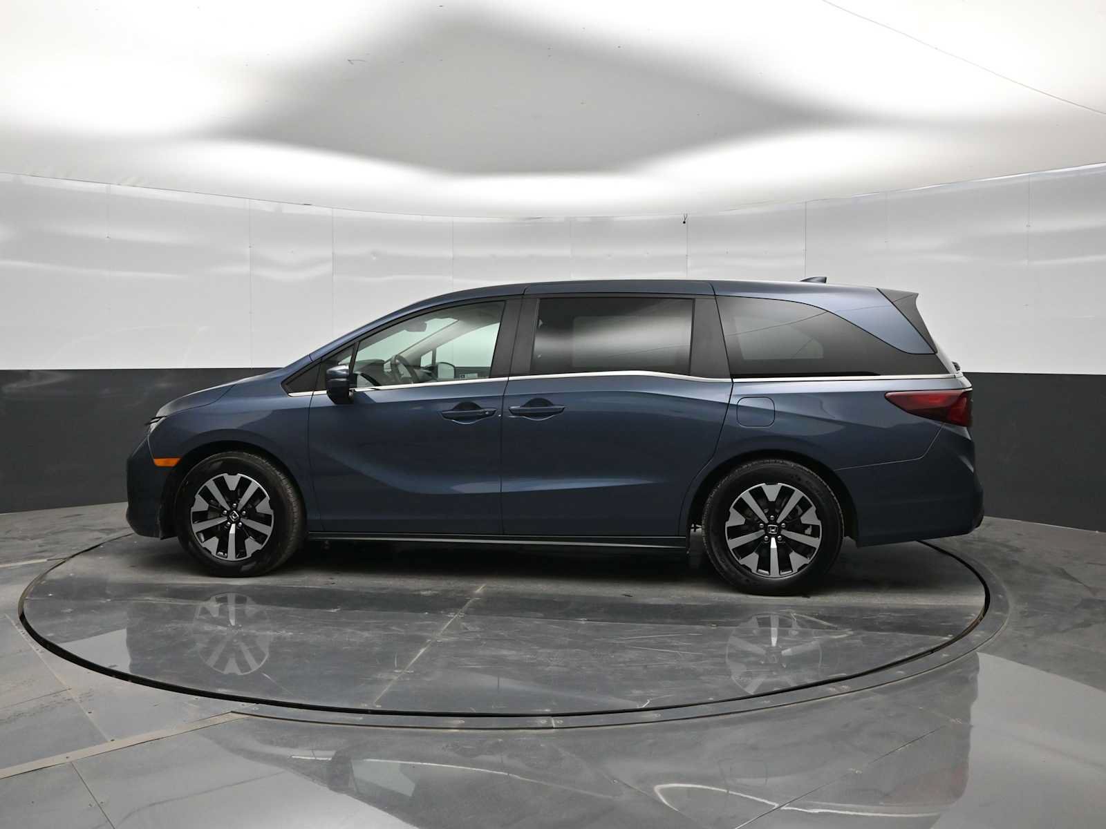 Used 2025 Honda Odyssey EX-L image 5