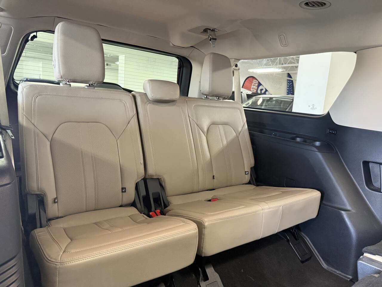Used 2024 Ford Expedition Max Limited image 32
