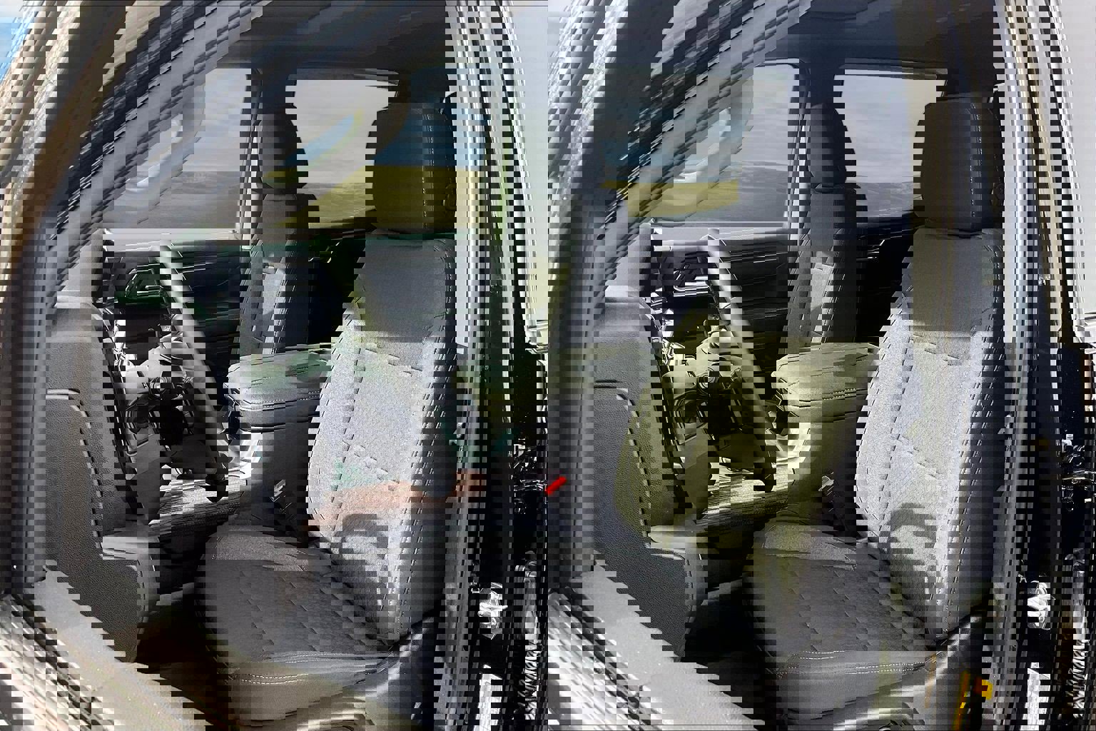 Used 2025 Chevrolet Silverado 1500 LT Trail Boss w/ Convenience Package II image 14