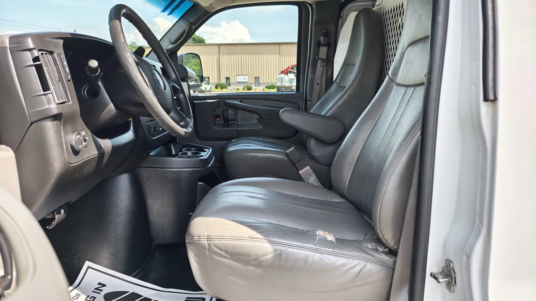 Used 2015 GMC Savana 2500 RWD image 13