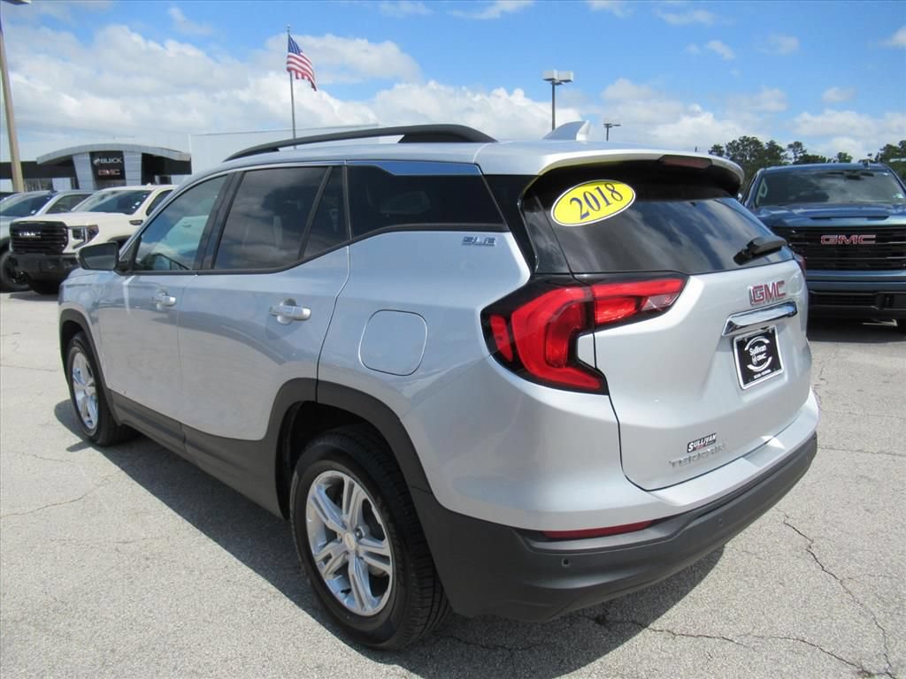 Used 2018 GMC Terrain SLE w/ Driver Convenience Package FWD image 5
