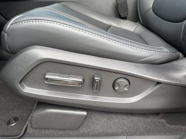 Used 2025 Honda Pilot EX-L image 10