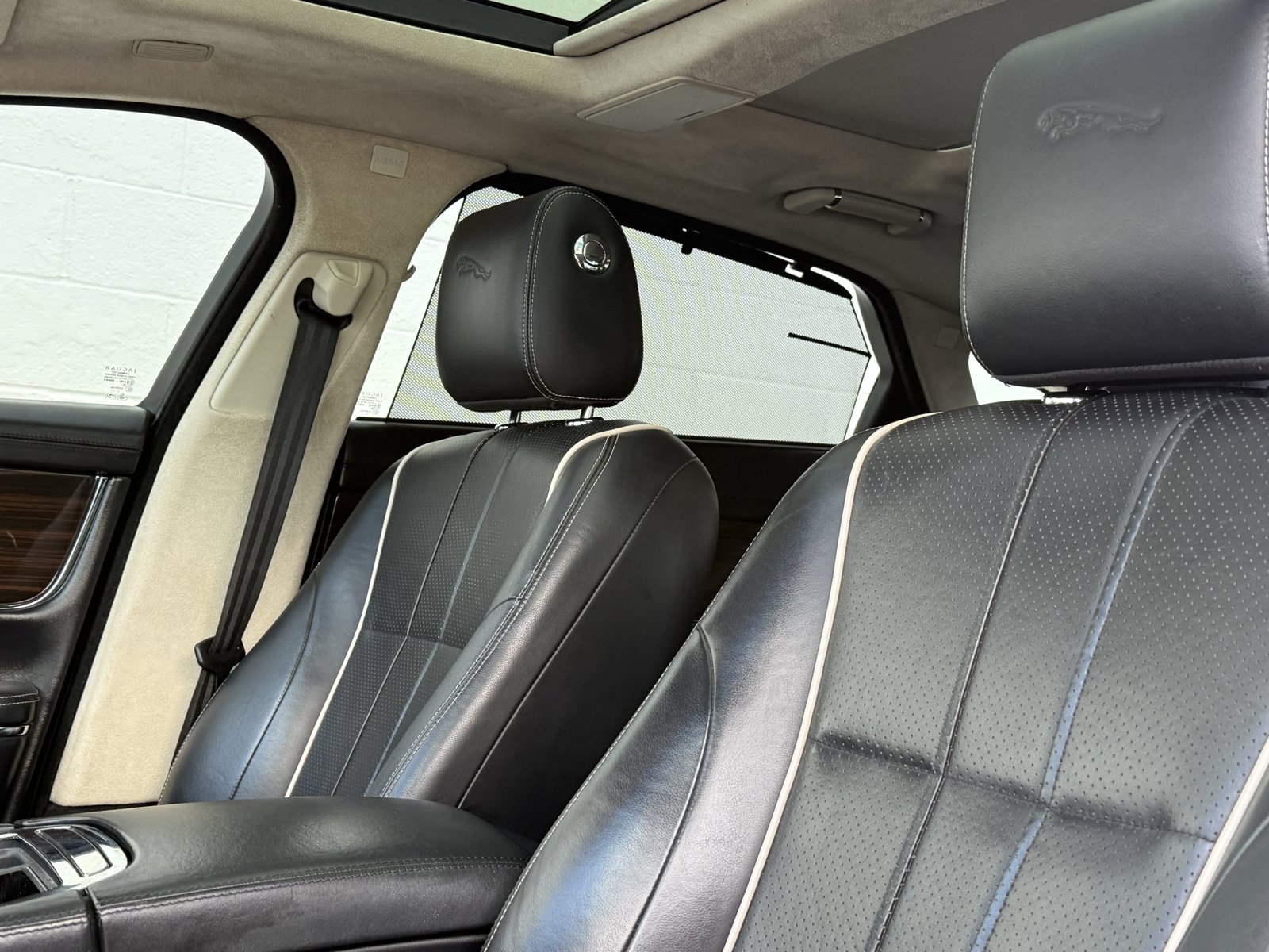Used 2012 Jaguar XJ L RWD image 17