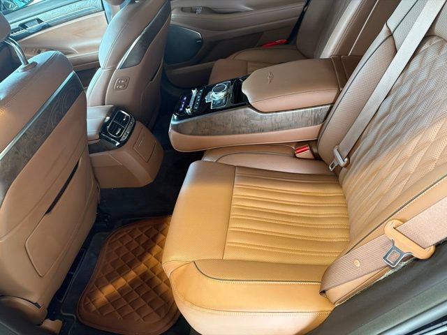 Used 2022 Genesis G90 3.3T Premium RWD image 18