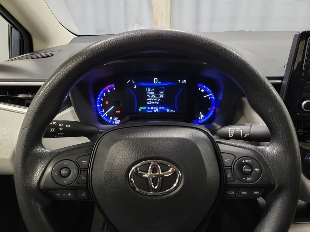 Used 2022 Toyota Corolla LE image 14