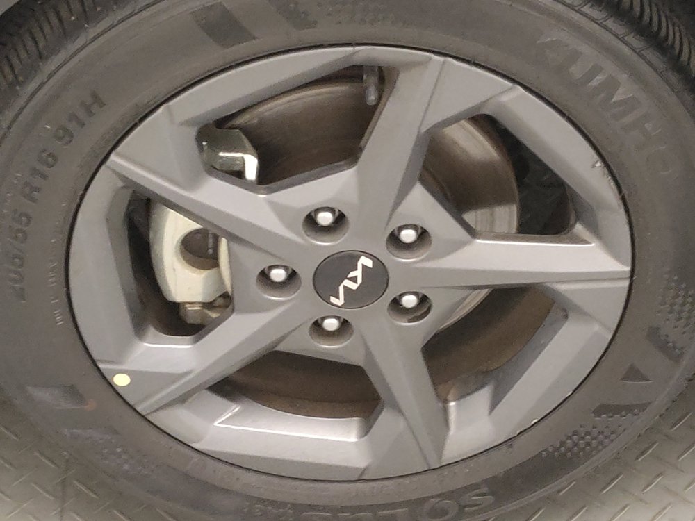 Used 2025 Kia K4 FWD image 31