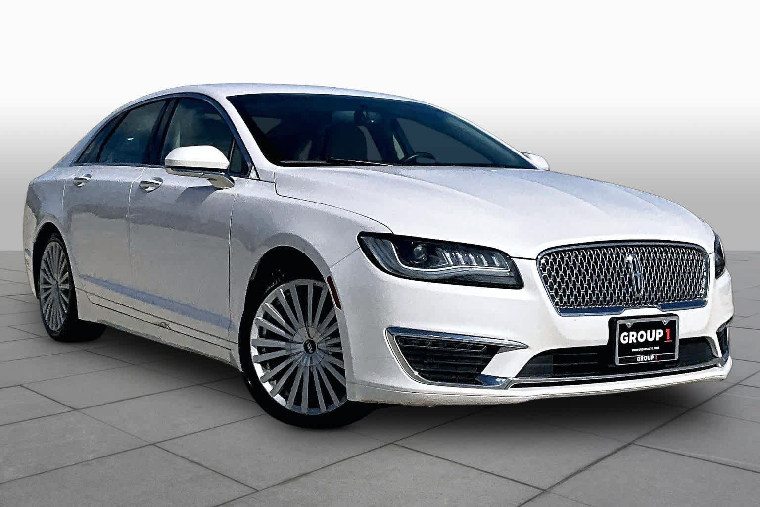 Used 2017 Lincoln MKZ Reserve FWD image 3
