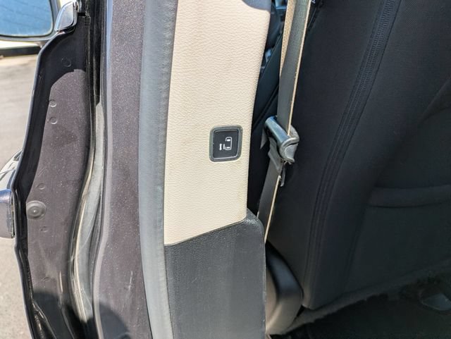 Used 2017 Chrysler Pacifica Touring FWD image 21
