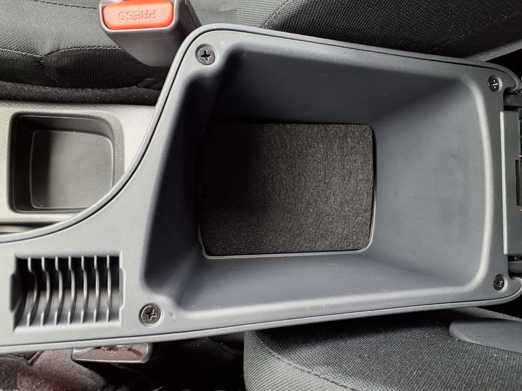 Certified 2025 Nissan Kicks Play S image 12