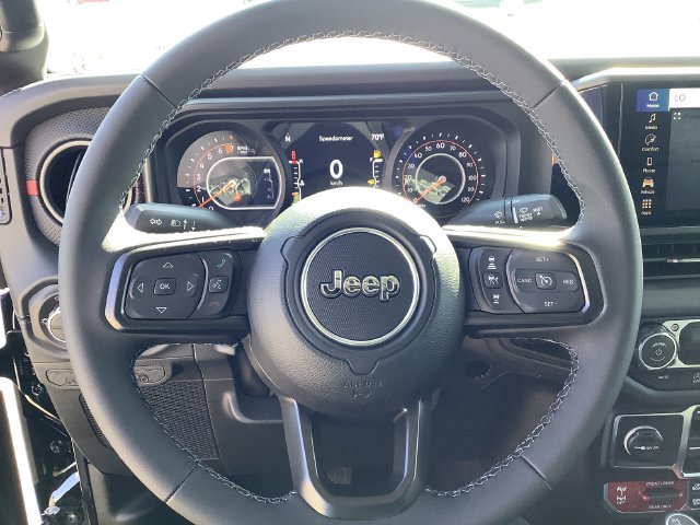 New 2026 Jeep Gladiator Rubicon w/ Steel Bumper Group AWD/4WD image 11