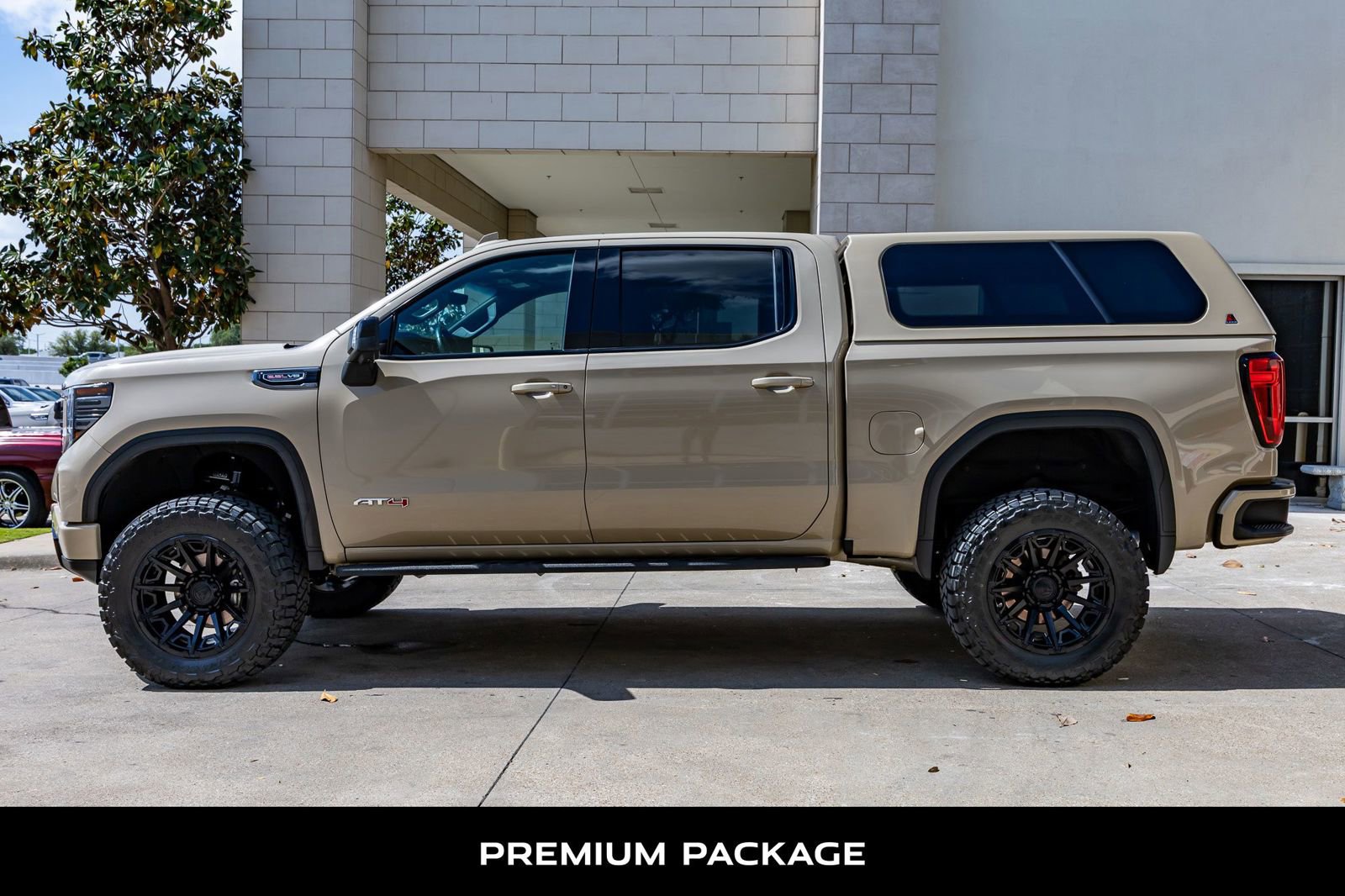 Used 2022 GMC Sierra 1500 AT4 w/ AT4 Premium Package AWD/4WD image 6