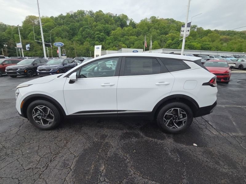 Used 2025 Kia Sportage LX AWD/4WD image 4