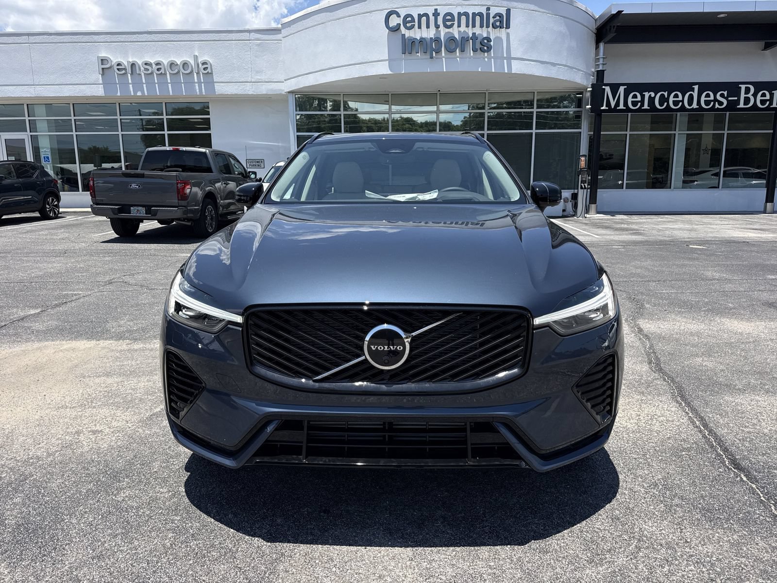 New 2026 Volvo XC60 T8 Ultra w/ Protection Package Premier AWD/4WD image 8