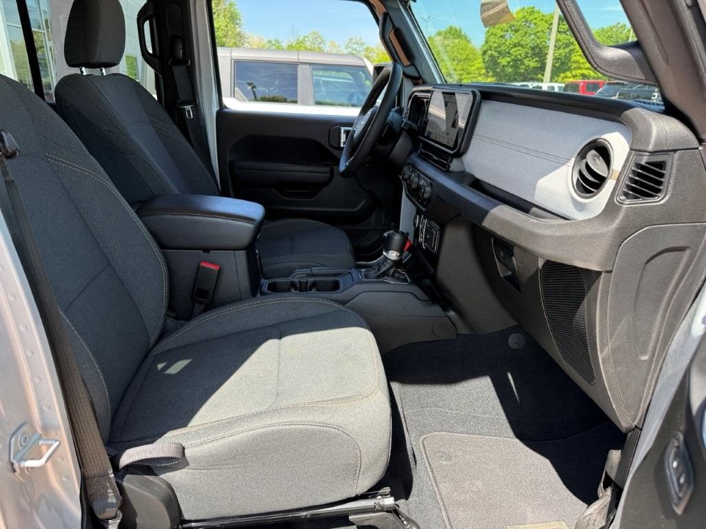 Used 2024 Jeep Gladiator Sport AWD/4WD image 20