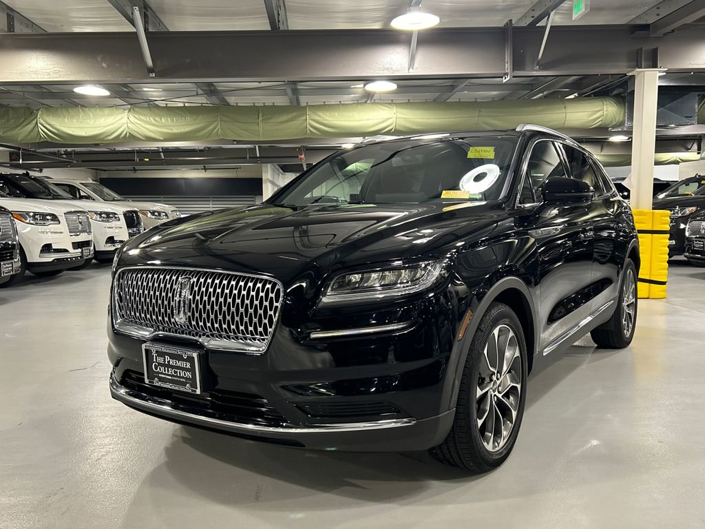 Used 2022 Lincoln Nautilus Reserve AWD/4WD image 5