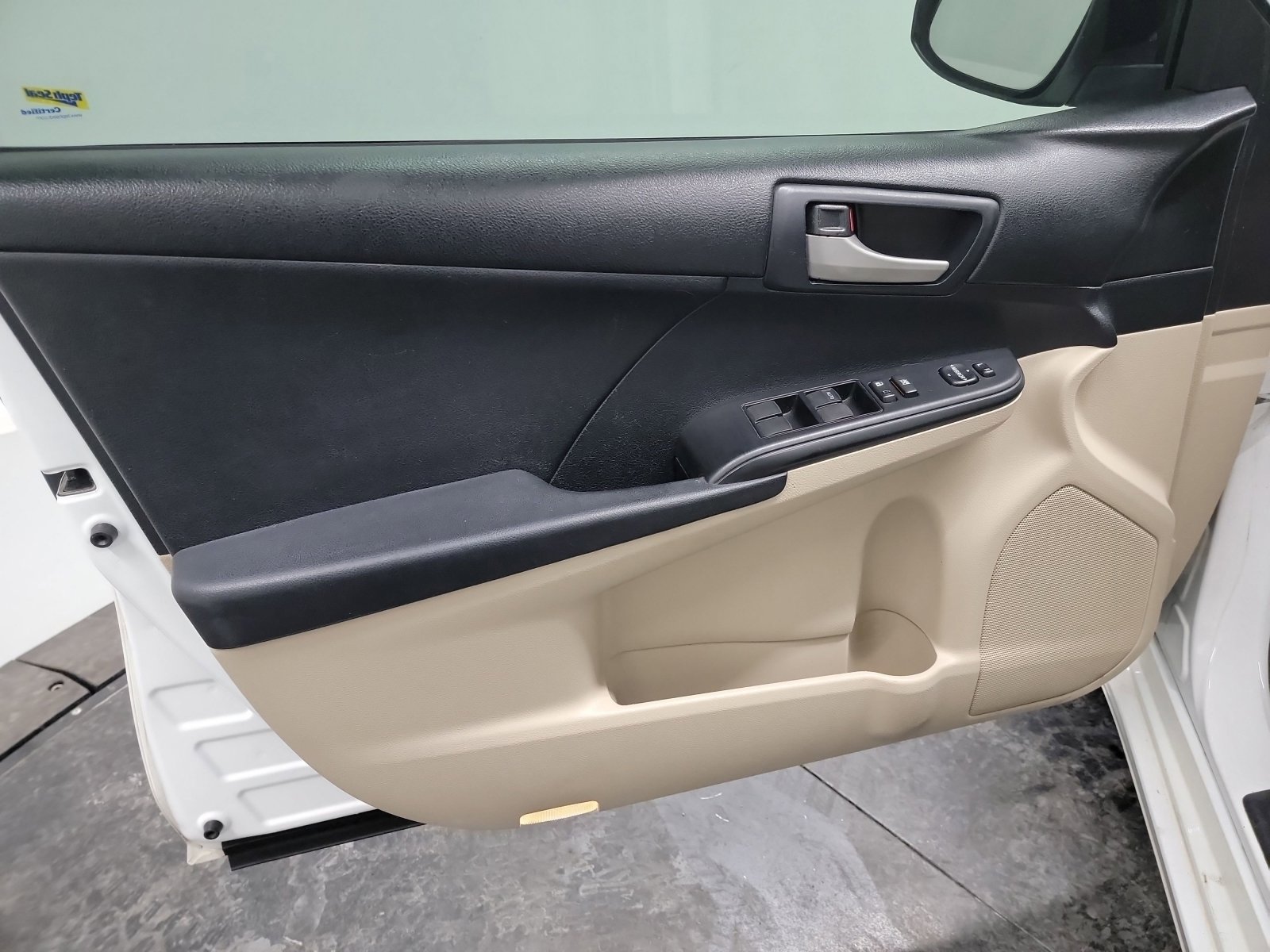 Used 2012 Toyota Camry LE image 13