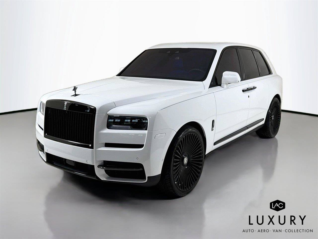Used 2023 Rolls-Royce Cullinan Black Badge w/ Dark Exterior Package AWD/4WD image 9