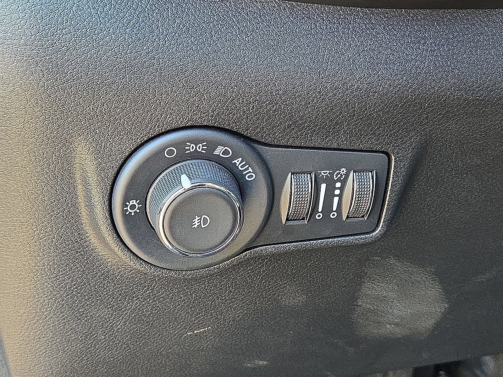 Used 2025 Jeep Compass Limited AWD/4WD image 26