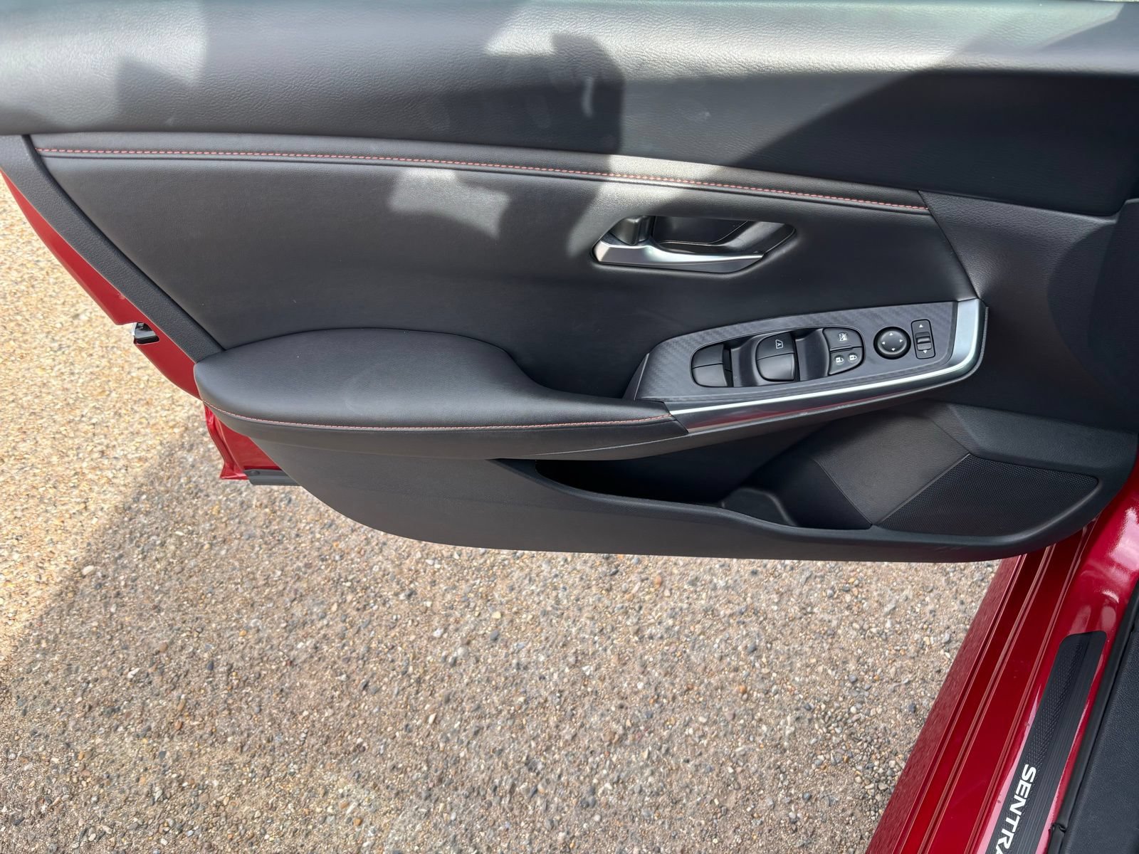 Used 2024 Nissan Sentra SR FWD image 17