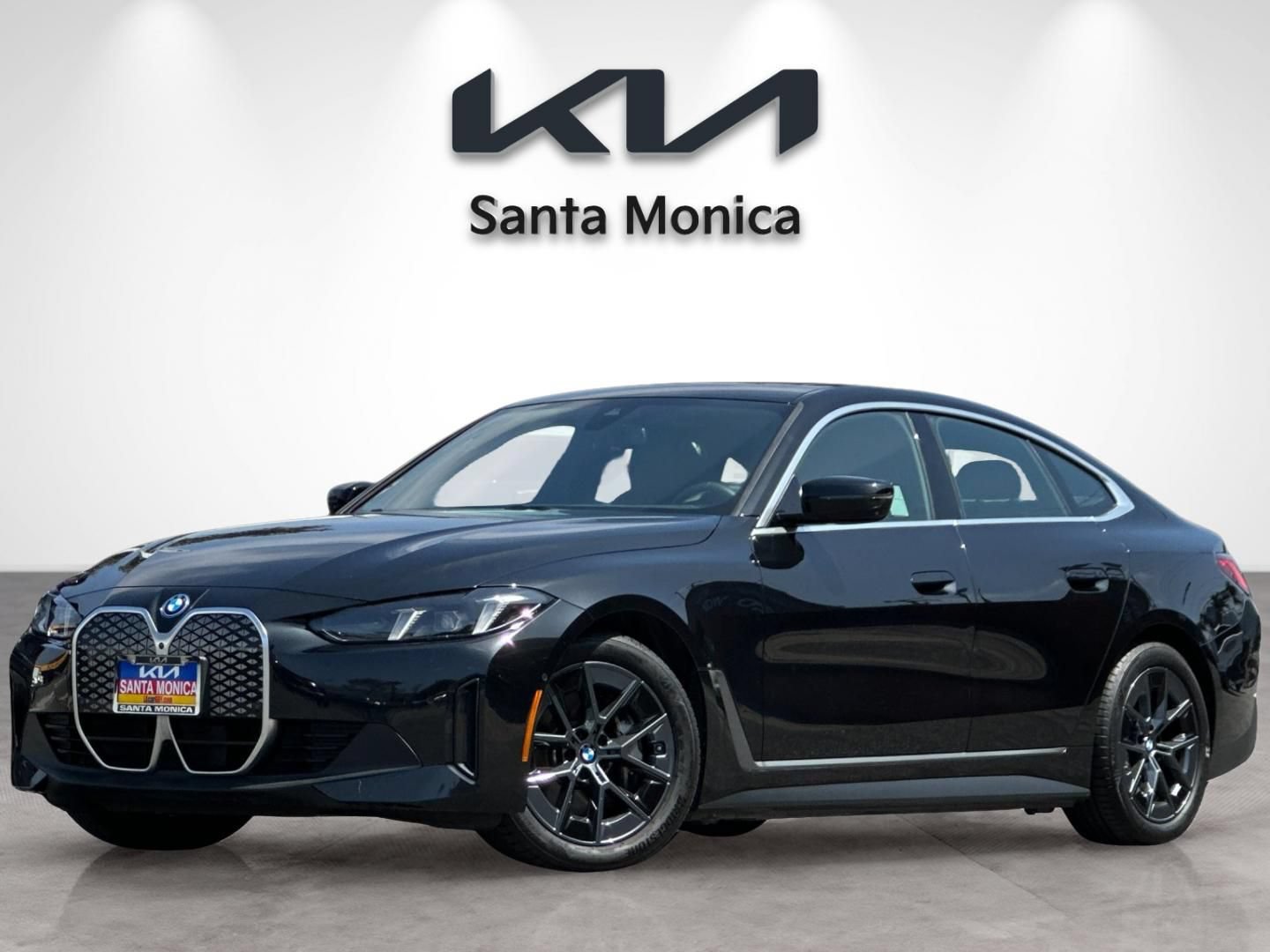 Used 2025 BMW i4 xDrive40i w/ Parking Assistance Package AWD/4WD image 2
