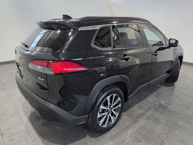 Used 2025 Toyota Corolla Cross XLE image 5
