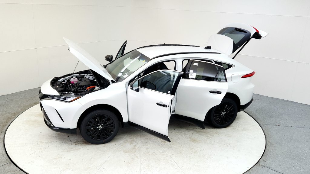 Used 2024 Toyota Venza Nightshade AWD/4WD image 18
