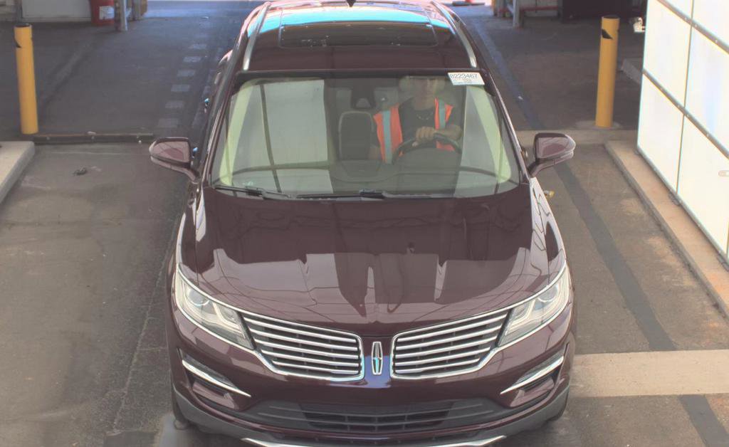 Used 2017 Lincoln MKC Reserve w/ Lincoln MKC Climate Package AWD/4WD image 2