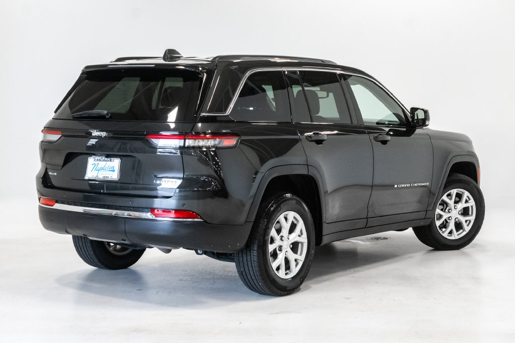 Used 2023 Jeep Grand Cherokee Limited AWD/4WD image 30