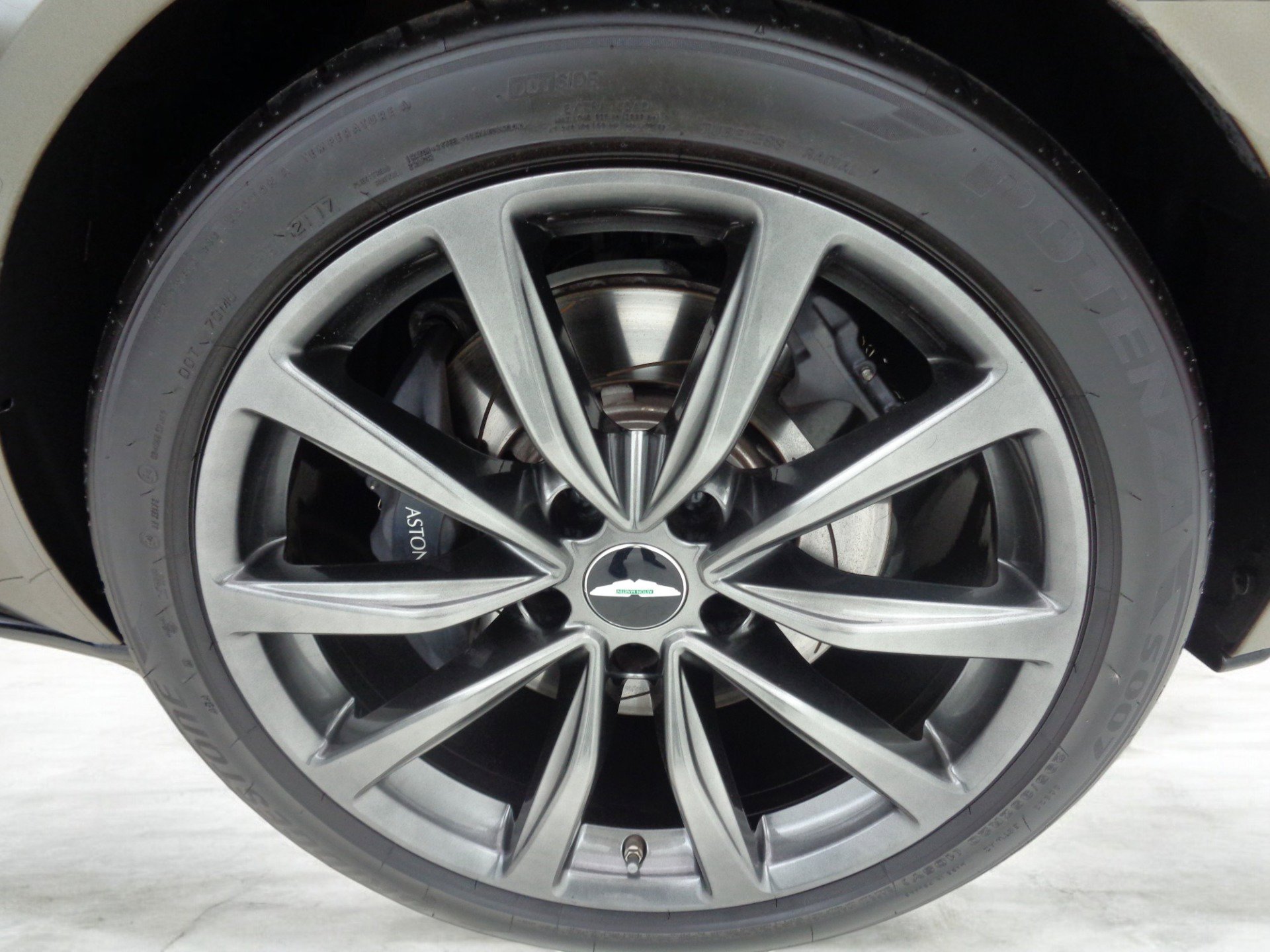 Used 2018 Aston Martin DB11 V12 image 36