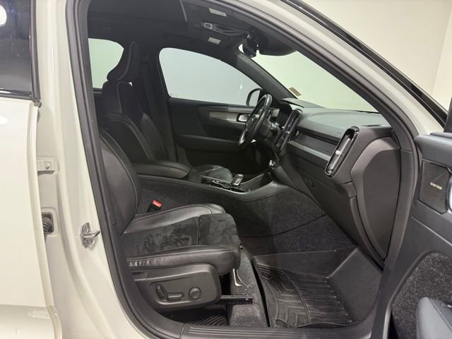 Used 2021 Volvo XC40 T5 R-Design w/ Protection Package AWD/4WD image 28