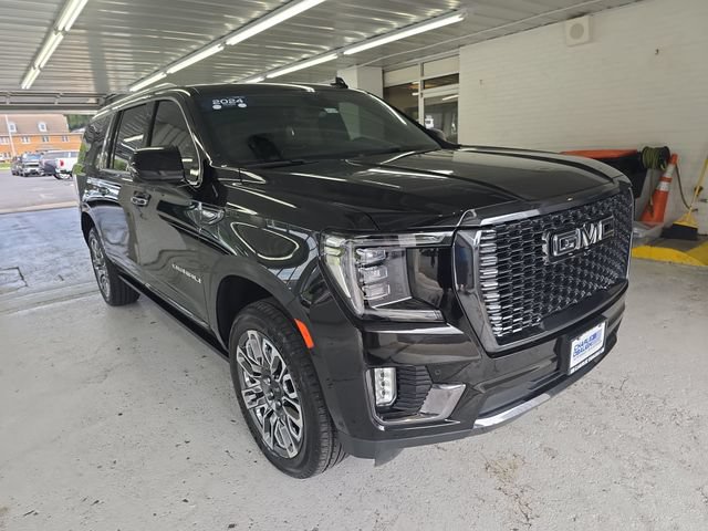 Certified 2024 GMC Yukon XL Denali Ultimate AWD/4WD image 7
