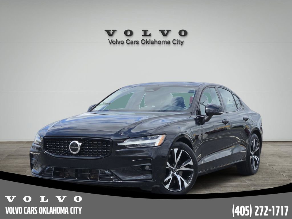 Used 2025 Volvo S60 B5 Core AWD/4WD image 1