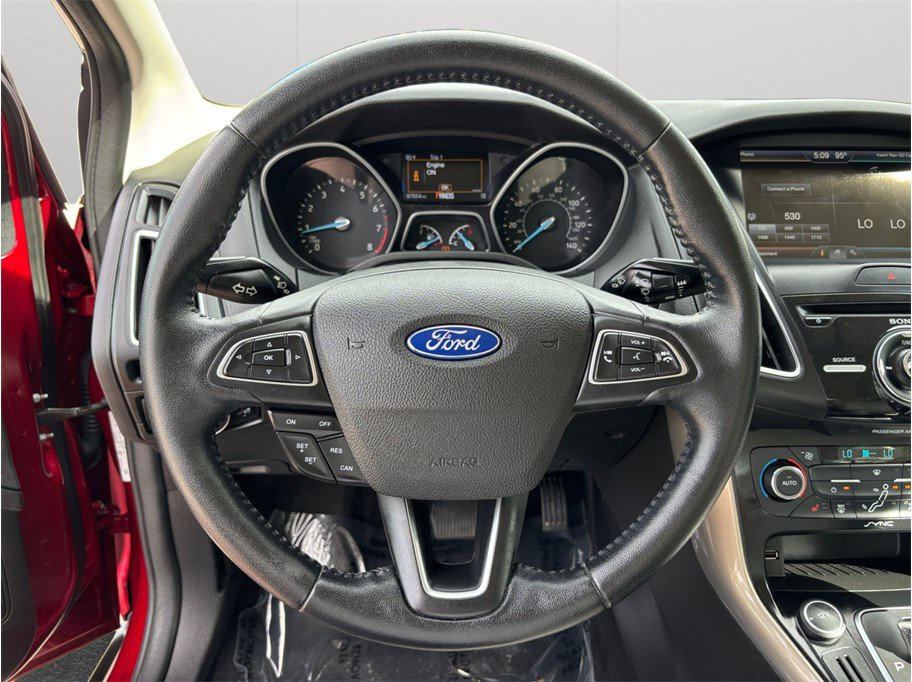 Used 2015 Ford Focus Titanium FWD image 22