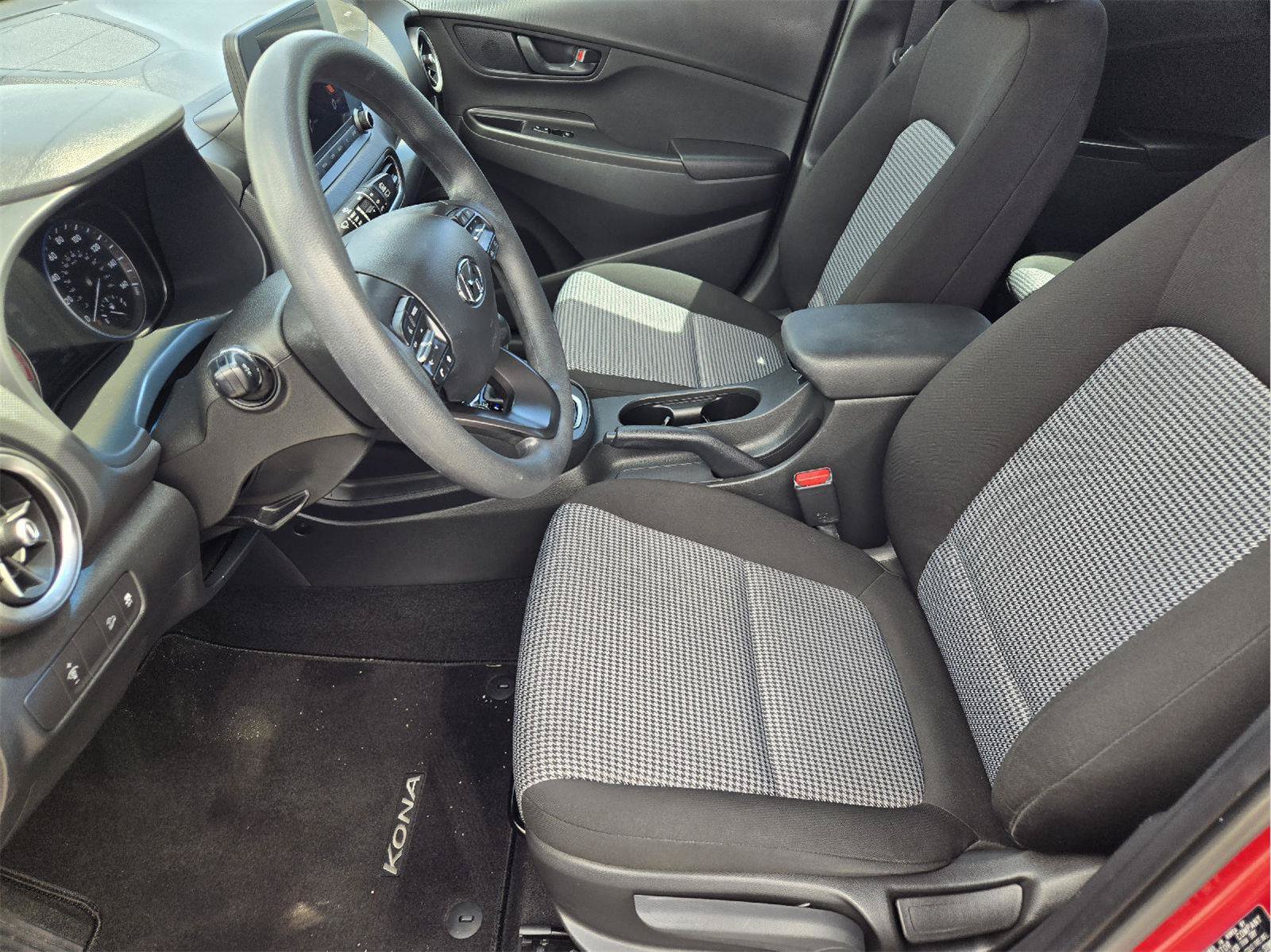 Used 2022 Hyundai Kona SE w/ Cargo Package FWD image 11