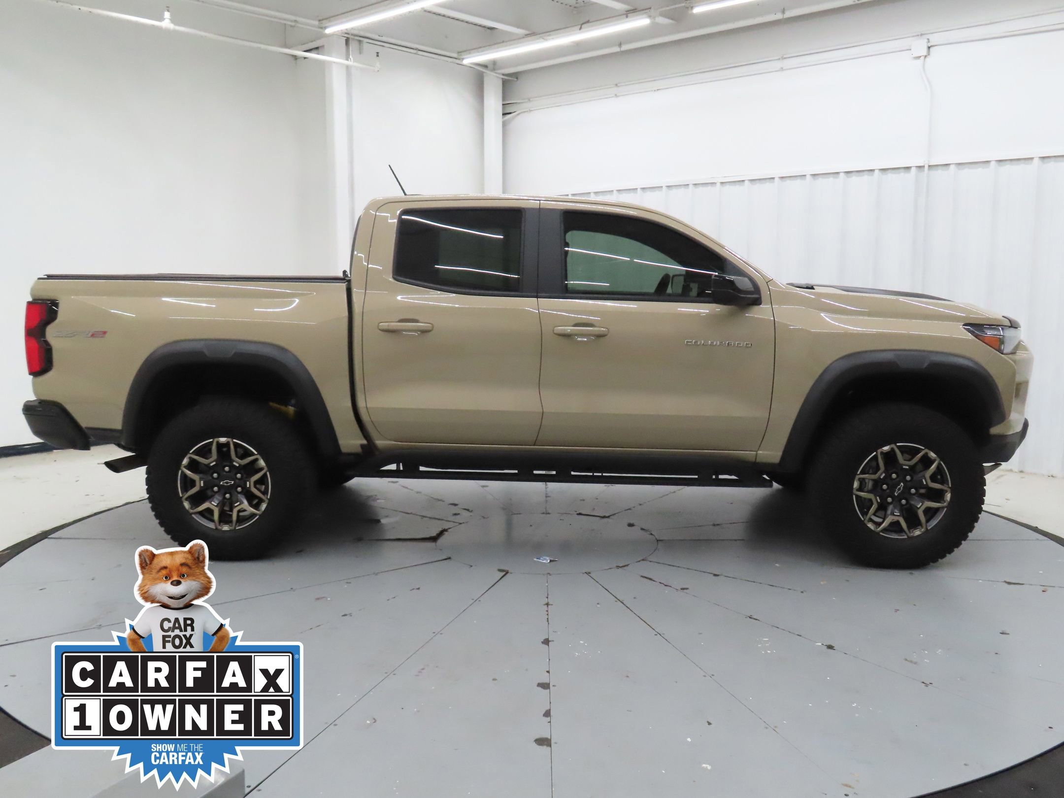 Used 2024 Chevrolet Colorado ZR2 w/ Technology Package AWD/4WD image 2