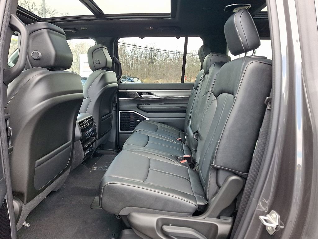 New 2026 Jeep Grand Wagoneer L Limited AWD/4WD image 7