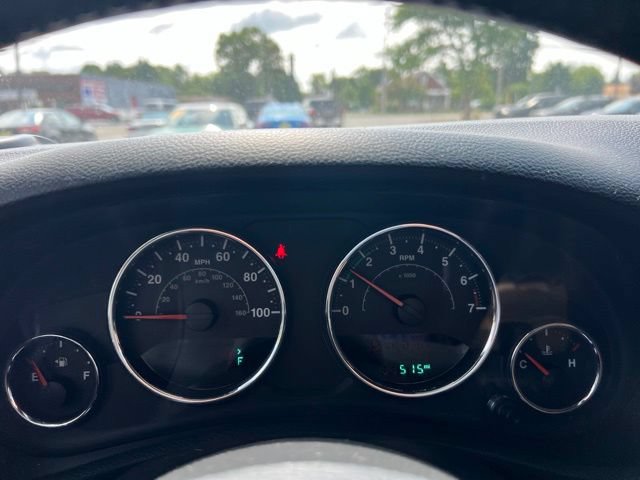 Used 2015 Jeep Wrangler Unlimited Rubicon w/ Connectivity Group AWD/4WD image 7