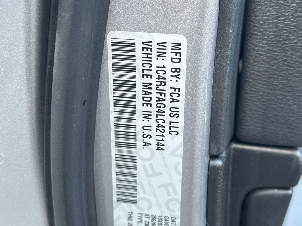 Used 2020 Jeep Grand Cherokee Laredo w/ Quick Order Package 2BN North image 33