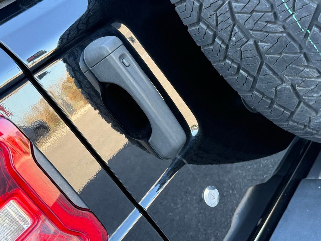 Used 2019 Jeep Wrangler Unlimited Sahara w/ Quick Order Package 24M Moab image 64