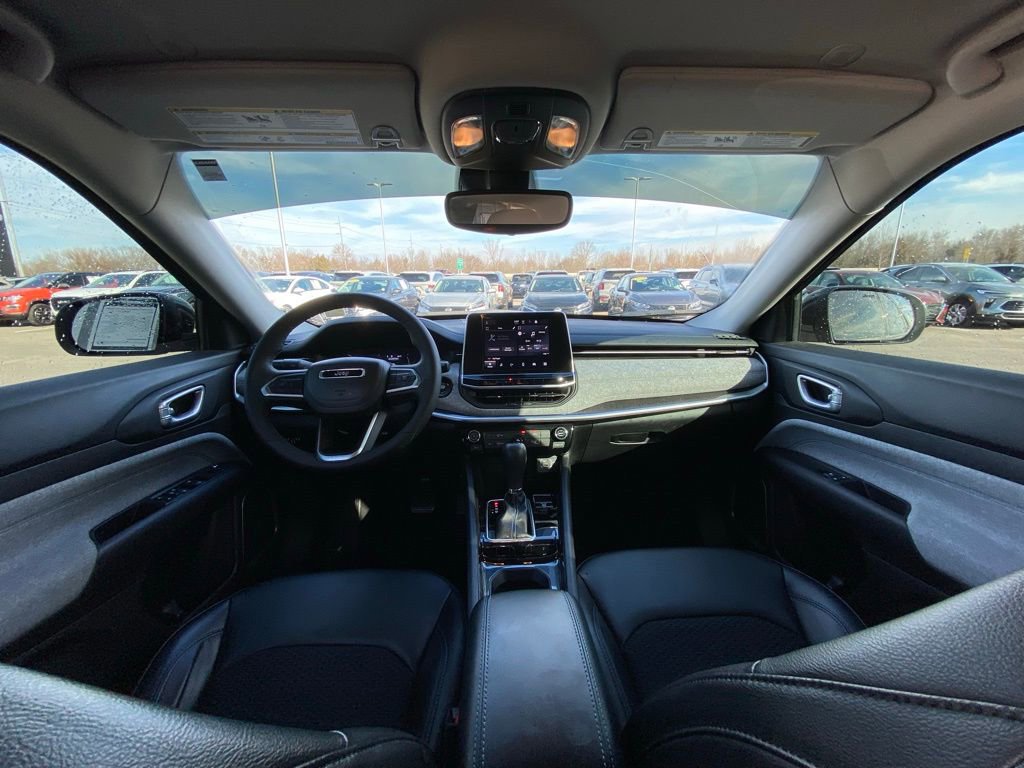 Used 2022 Jeep Compass Latitude FWD image 22