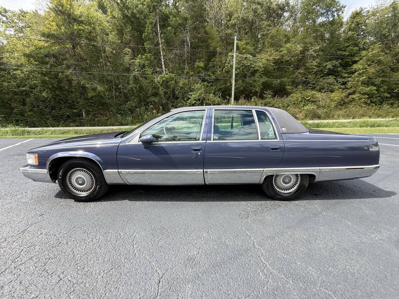 Used 1994 Cadillac Fleetwood Brougham RWD image 3