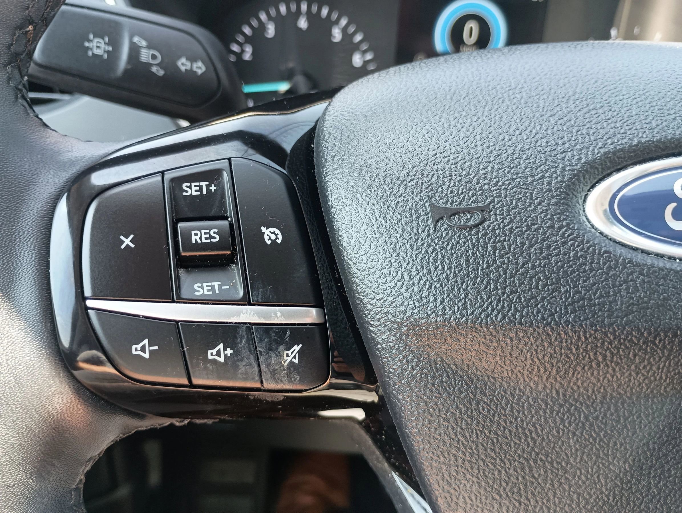 Used 2022 Ford Escape SE w/ SE Sport Appearance Package image 26