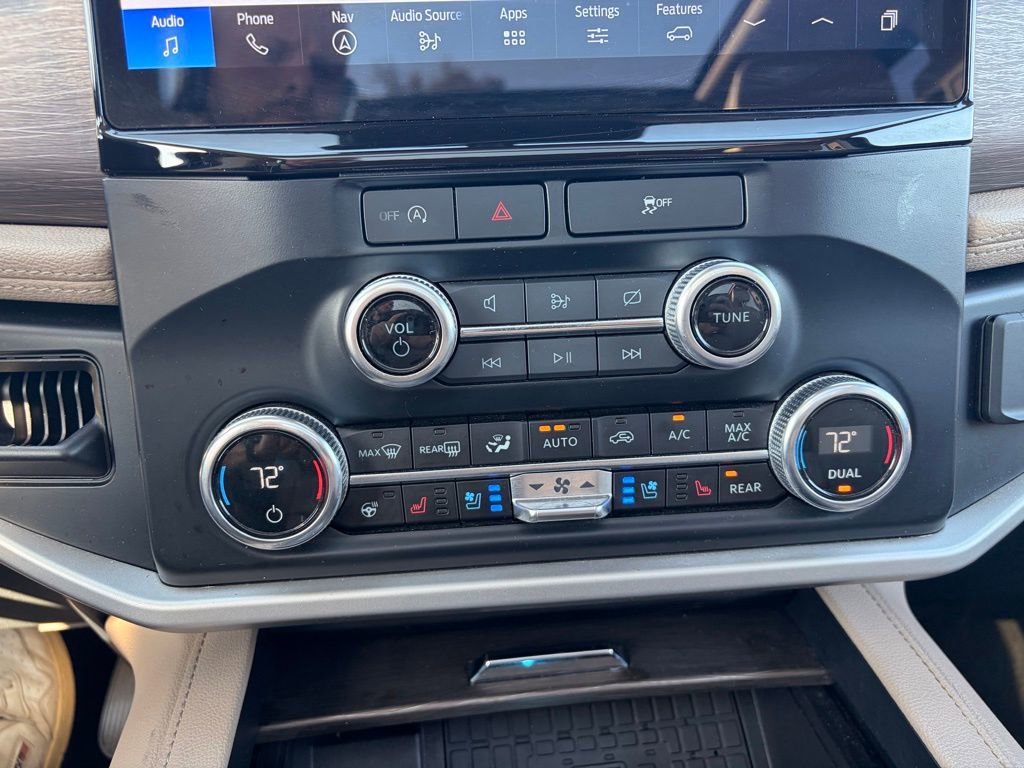 Used 2024 Ford Expedition Limited image 22