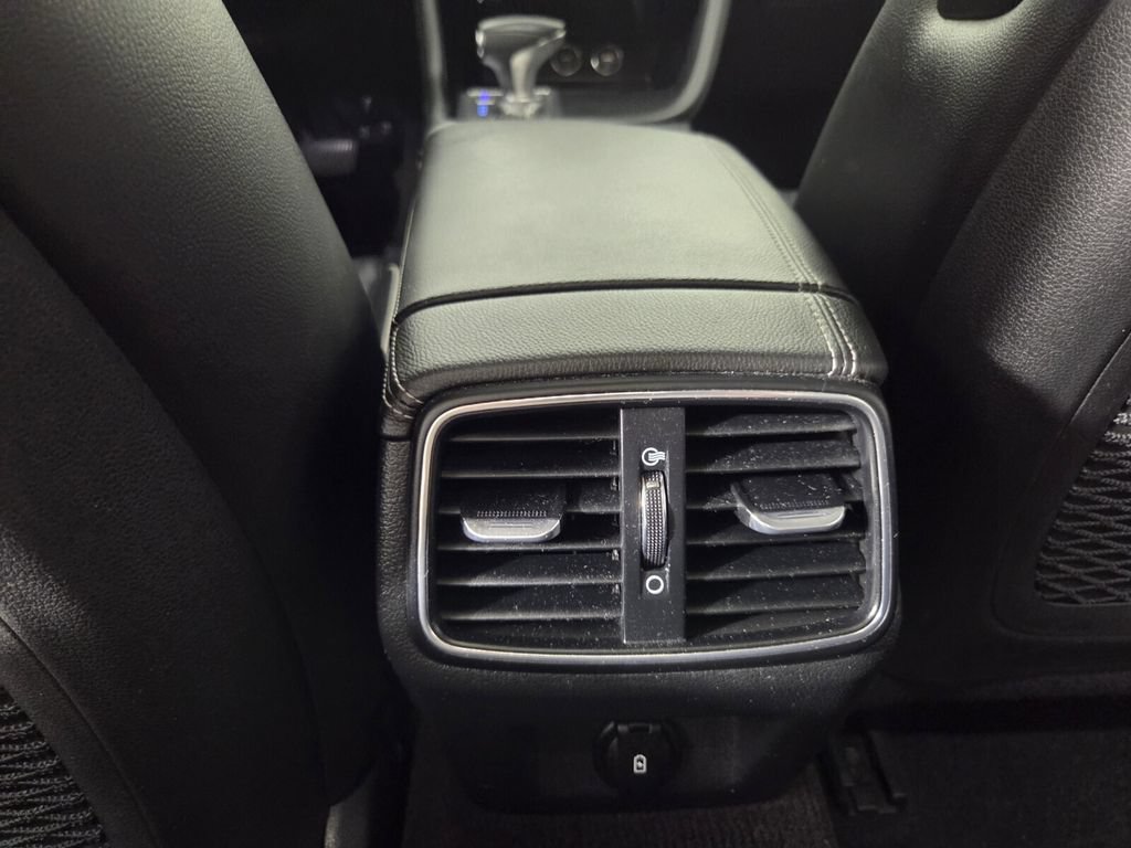 Used 2022 Genesis G70 3.3T RWD image 25