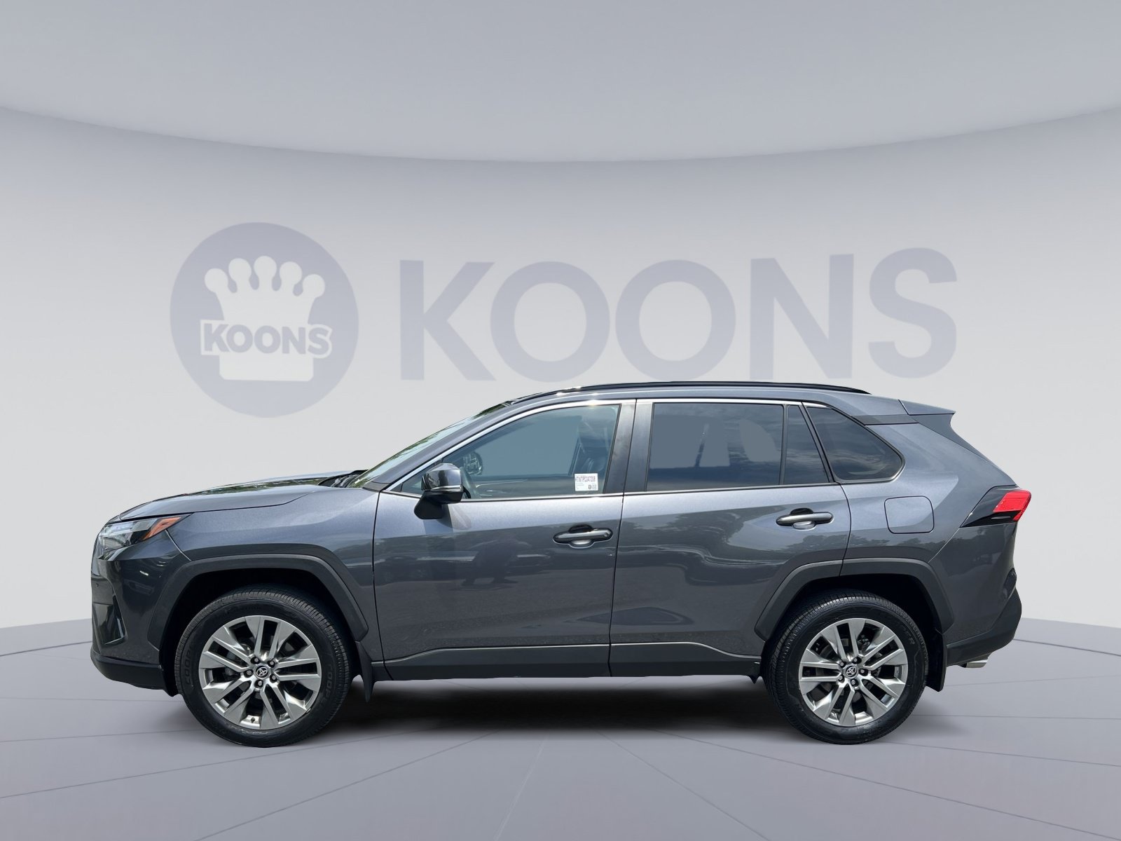 Used 2023 Toyota RAV4 XLE Premium AWD/4WD image 2