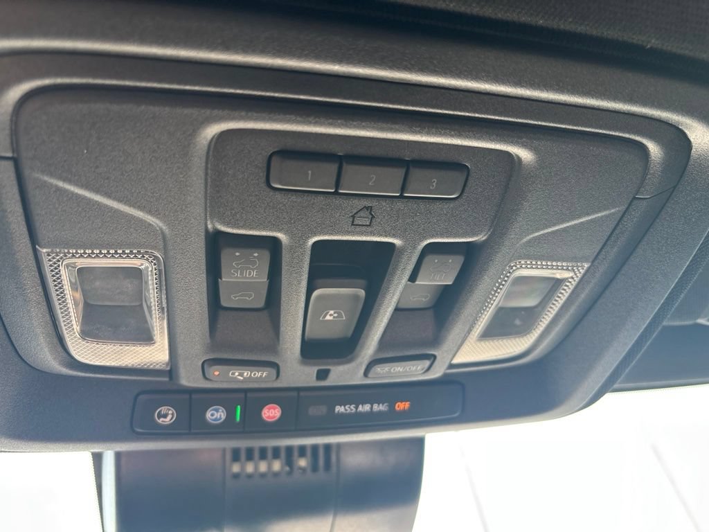 Used 2024 GMC Sierra 2500 AT4 w/ AT4 Premium Plus Package AWD/4WD image 19