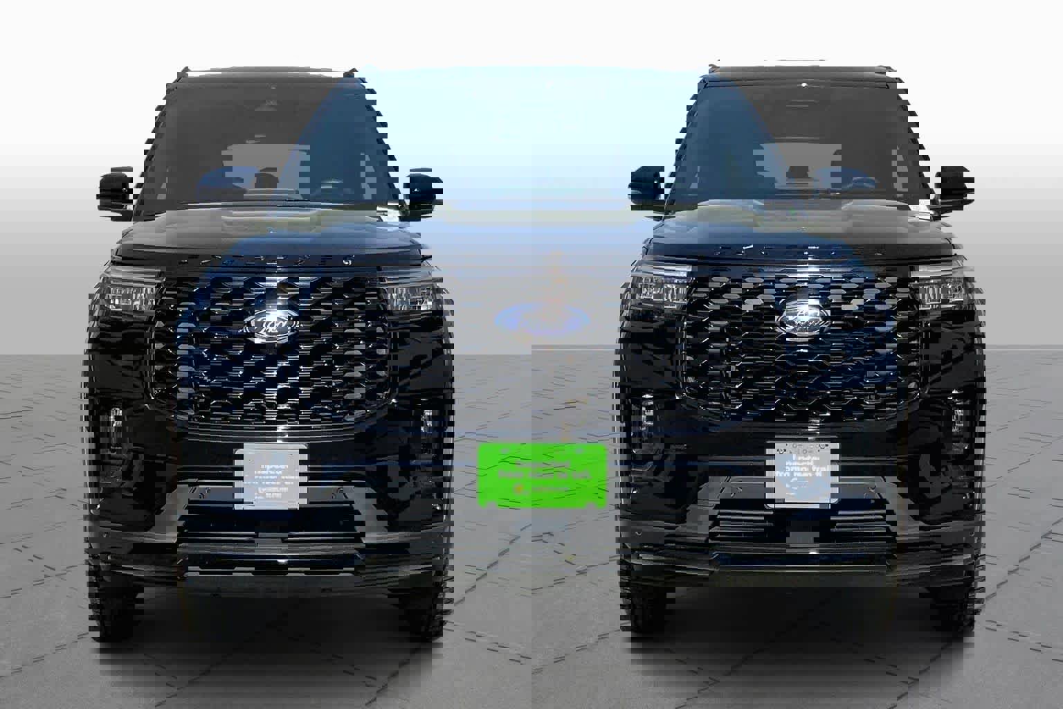 Used 2025 Ford Explorer ST-Line w/ ST-Line Street Pack image 4