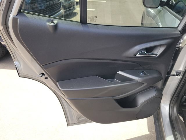 Used 2025 Chevrolet Trax RS w/ Driver Confidence Package FWD image 15
